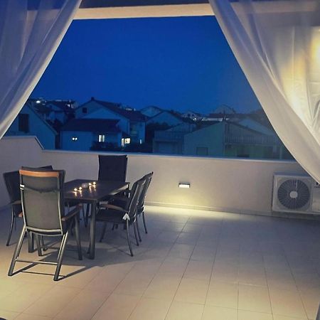 Apartamento Olive Oasis Penthouse With Jacuzzi Zadar Exterior foto