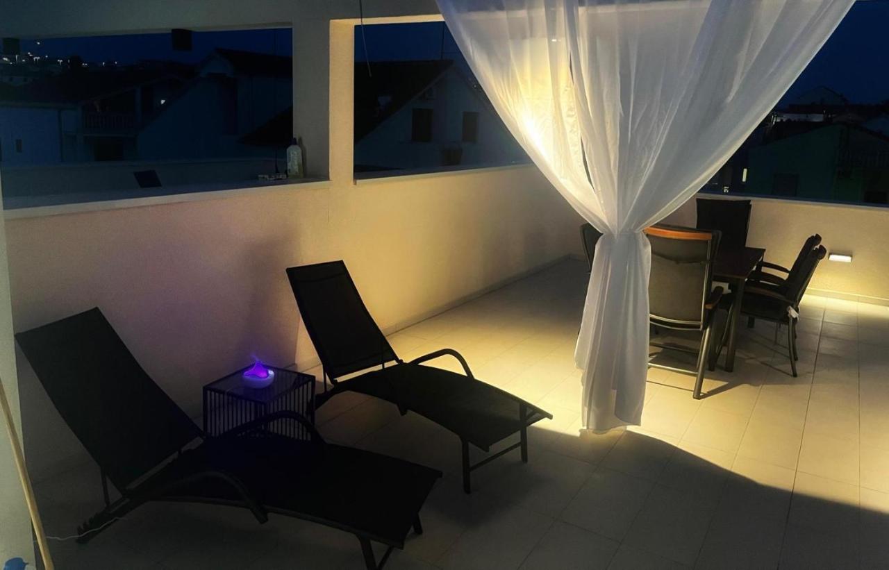 Apartamento Olive Oasis Penthouse With Jacuzzi Zadar Exterior foto